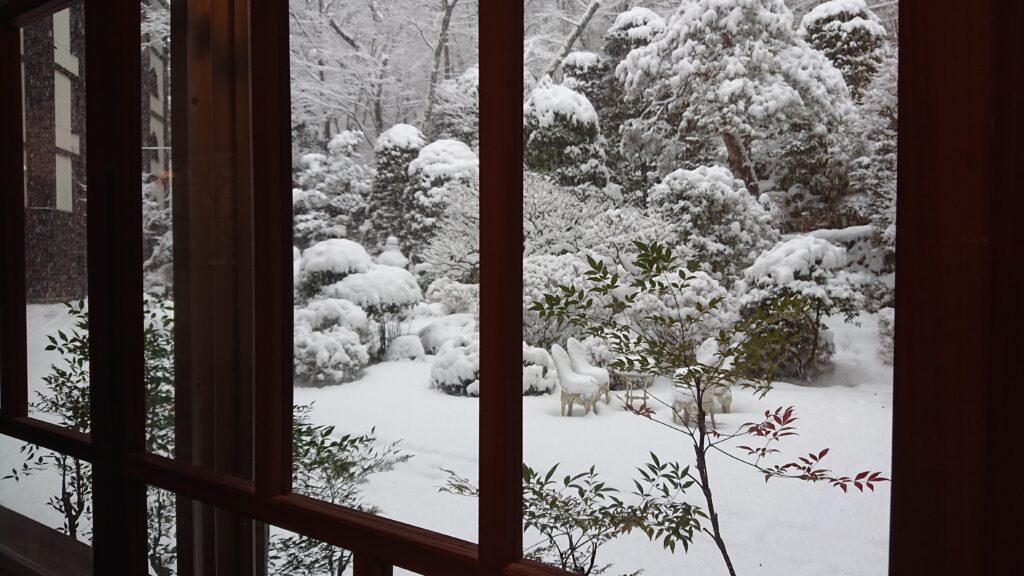 四万温泉は雪景色